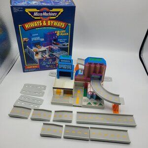 1991 Micro Machines Hiways & Byways Police Corner Playset W/ Box, 2 Cars